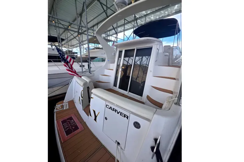 Slide: The Image of Carver Yachts 350 Mariner 2001 - 5