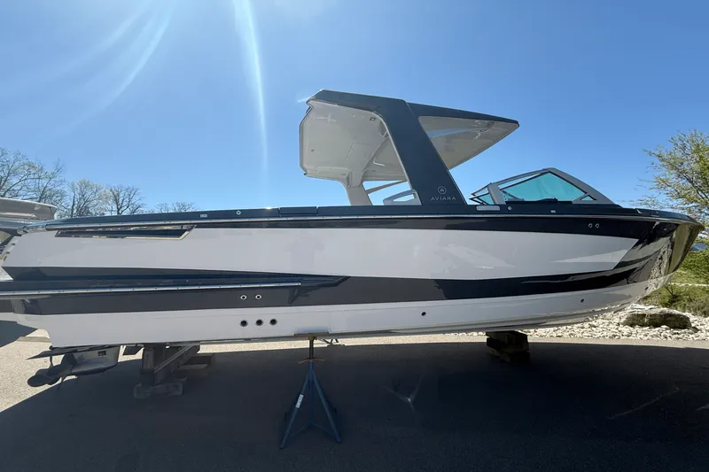 Slide: The Image of Aviara AV32 2023 - 4