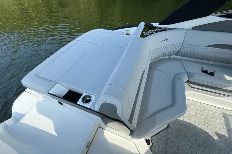 Slide: The Image of Sea Ray SLX 260 Surf 2024 - 13