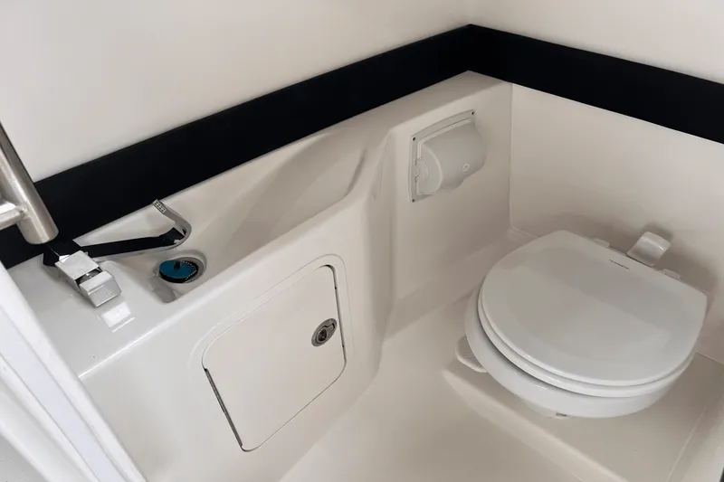 Slide: The Image of Sea Ray SLX 260 Surf 2024 - 25