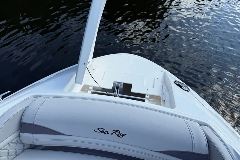 Slide: The Image of Sea Ray SLX 260 Surf 2024 - 30