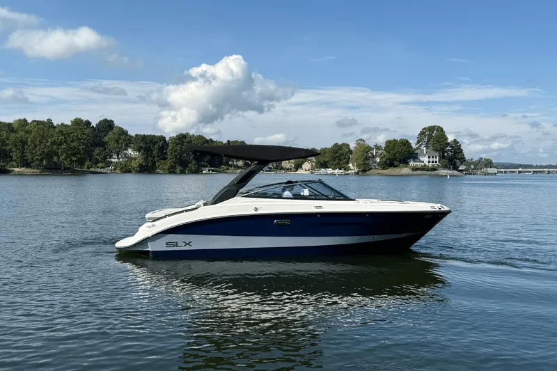Slide: The Image of Sea Ray SLX 260 Surf 2024 - 4