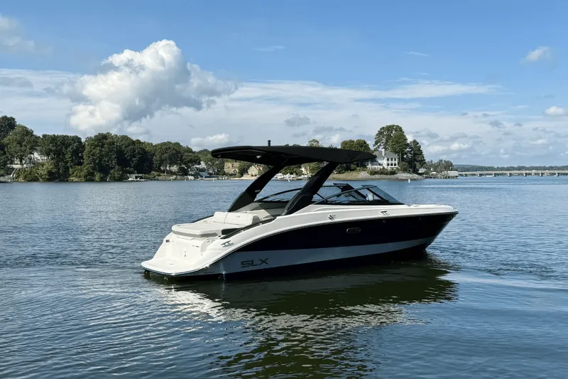 Slide: The Image of Sea Ray SLX 260 Surf 2024 - 5