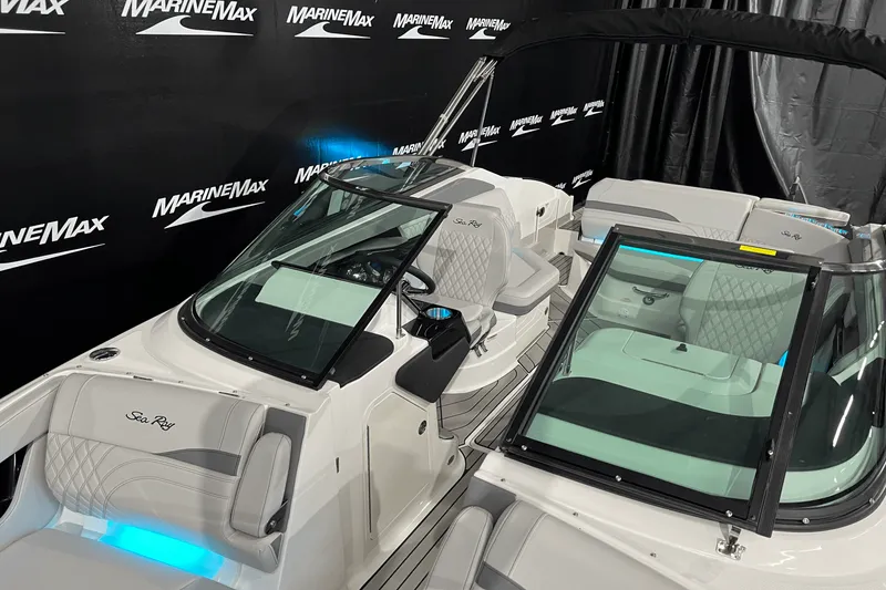 Slide: The Image of Sea Ray SLX 260 2024 - 6
