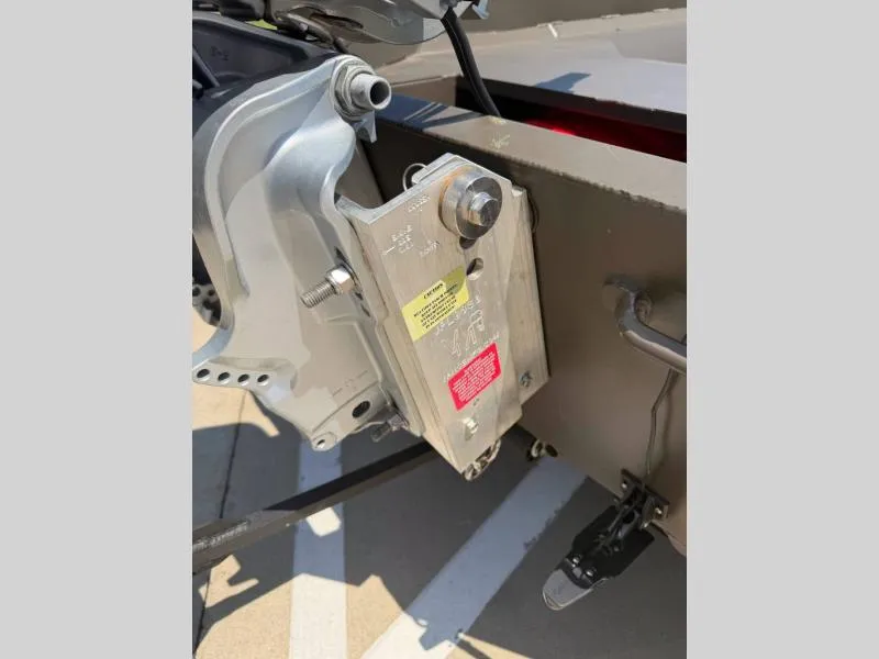 Slide: The Image of Edge Boats 550 SPORTSMAN 2025 - 16