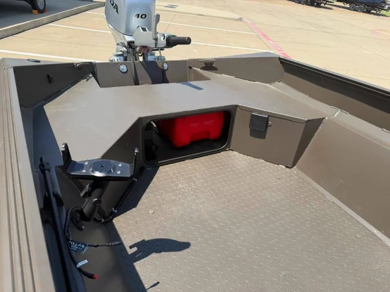 Slide: The Image of Edge Boats 550 SPORTSMAN 2025 - 11