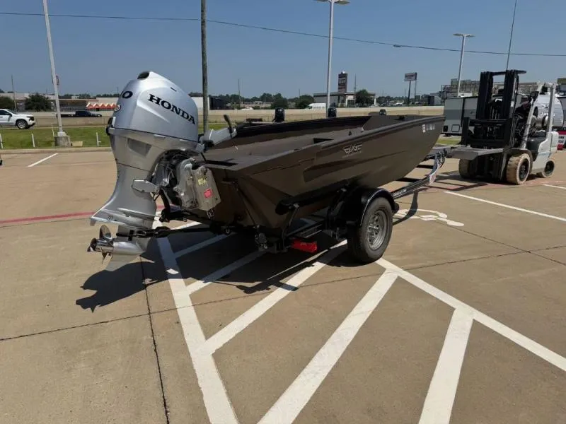 Slide: The Image of Edge Boats 550 SPORTSMAN 2025 - 5