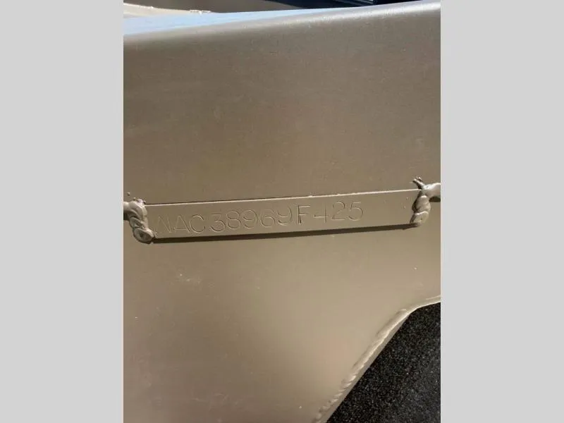 Slide: The Image of Edge Boats 550 SPORTSMAN 2025 - 2