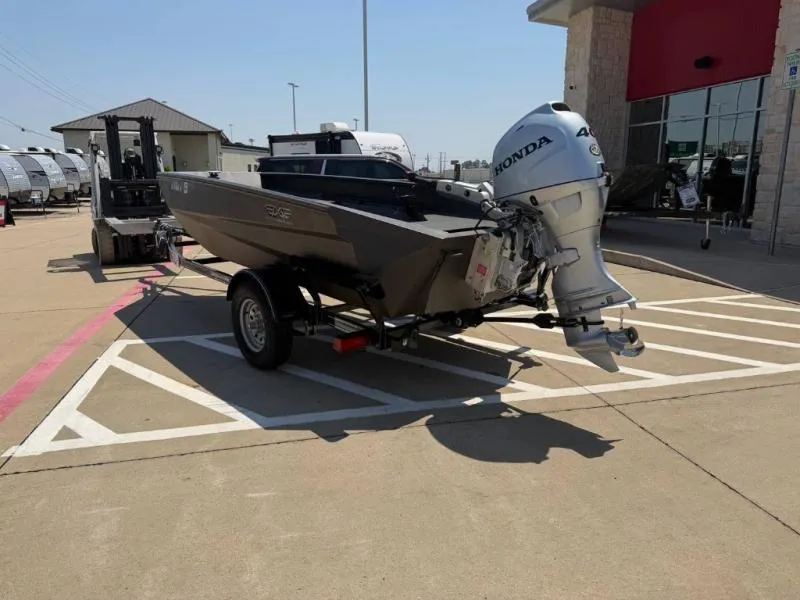 Slide: The Image of Edge Boats 550 SPORTSMAN 2025 - 3