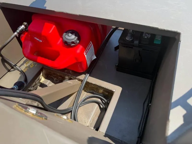 Slide: The Image of Edge Boats 550 SPORTSMAN 2025 - 13