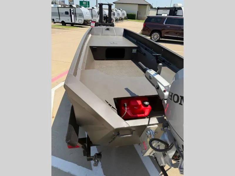 Slide: The Image of Edge Boats 550 SPORTSMAN 2025 - 17