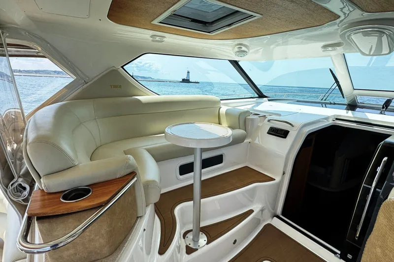 Slide: The Image of Tiara 4300 Sovran 2008 - 11