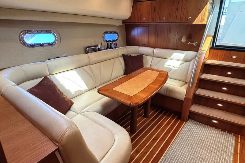 Slide: The Image of Tiara 4300 Sovran 2008 - 22