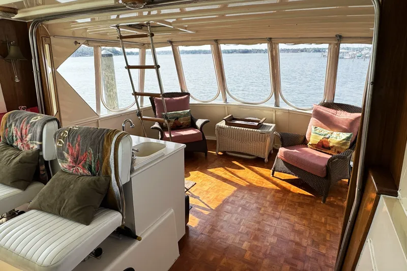 Slide: The Image of Hatteras 43 Motor Yacht 1967 - 11