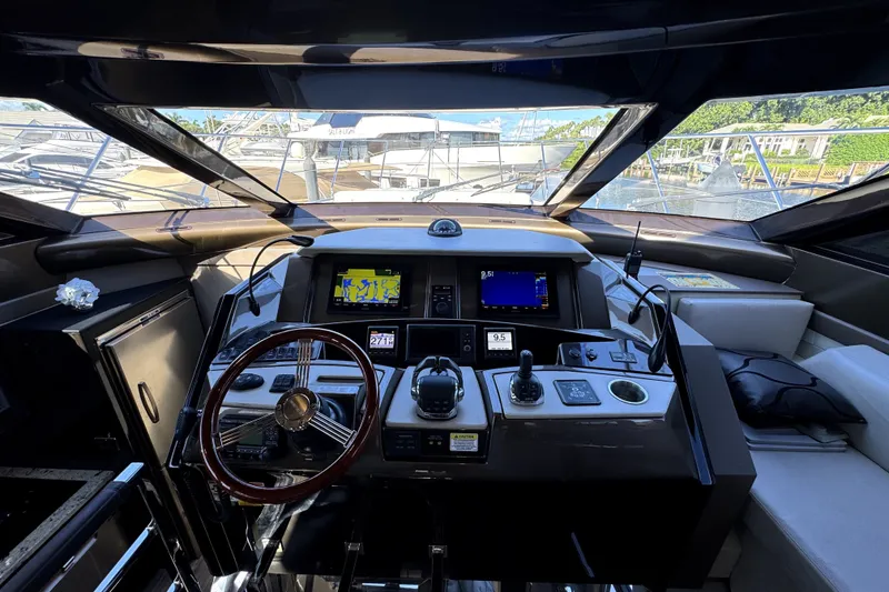 Slide: The Image of Marquis 660 Sport Yacht 2016 - 23