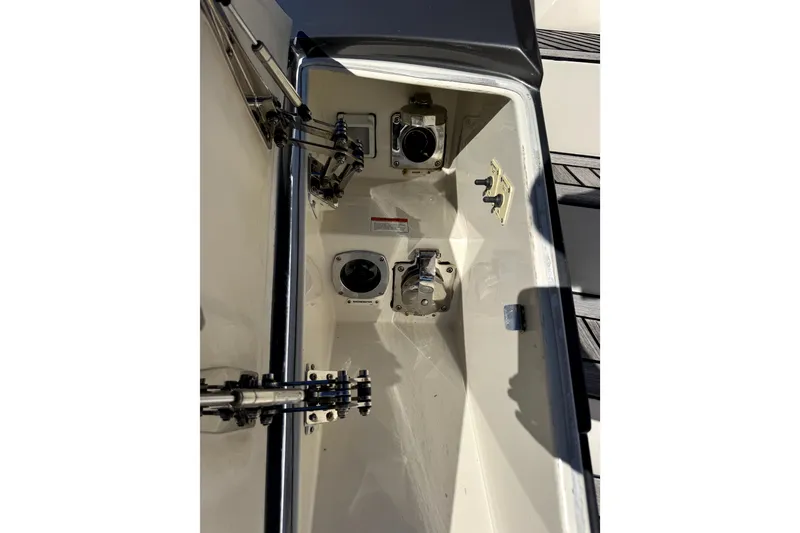 Slide: The Image of Marquis 660 Sport Yacht 2016 - 87