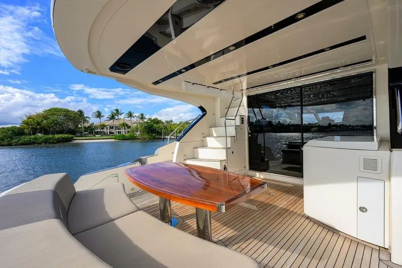 Slide: The Image of Marquis 660 Sport Yacht 2016 - 34