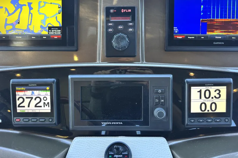 Slide: The Image of Marquis 660 Sport Yacht 2016 - 43