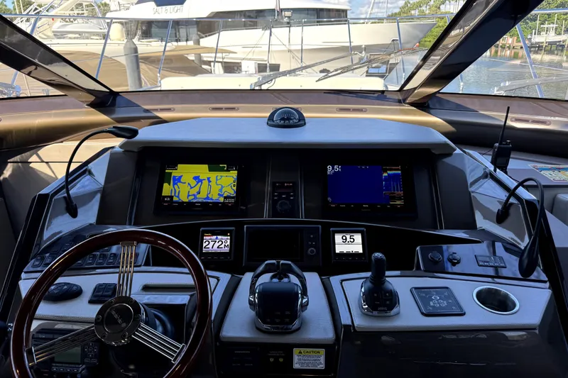 Slide: The Image of Marquis 660 Sport Yacht 2016 - 24