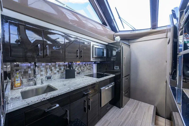 Slide: The Image of Marquis 660 Sport Yacht 2016 - 25