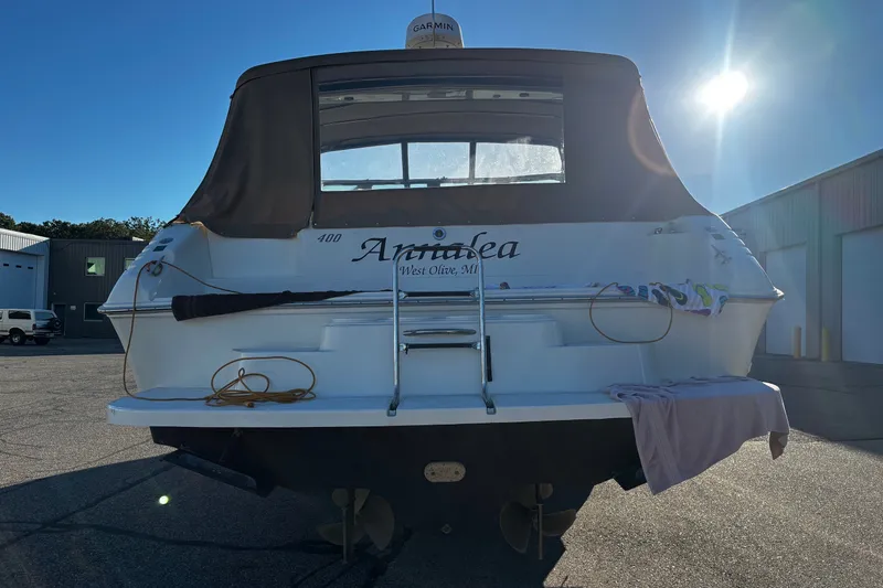 Slide: The Image of Sea Ray 400 Express Cruiser 1994 - 39