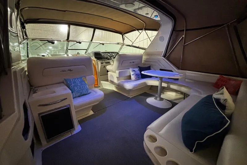 Slide: The Image of Sea Ray 400 Express Cruiser 1994 - 18