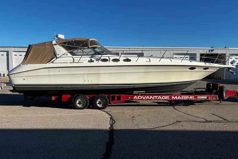 Slide: The Image of Sea Ray 400 Express Cruiser 1994 - 37