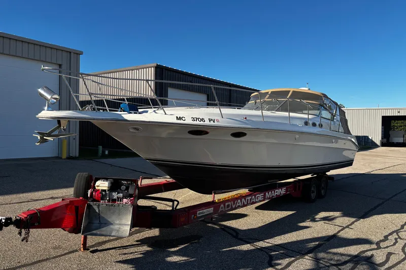 Slide: The Image of Sea Ray 400 Express Cruiser 1994 - 35
