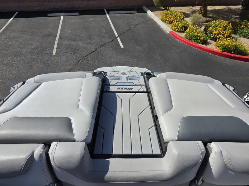 Slide: The Image of Malibu M235 2018 - 36