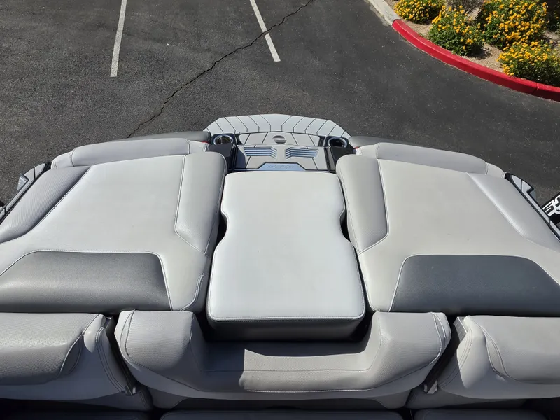 Slide: The Image of Malibu M235 2018 - 37