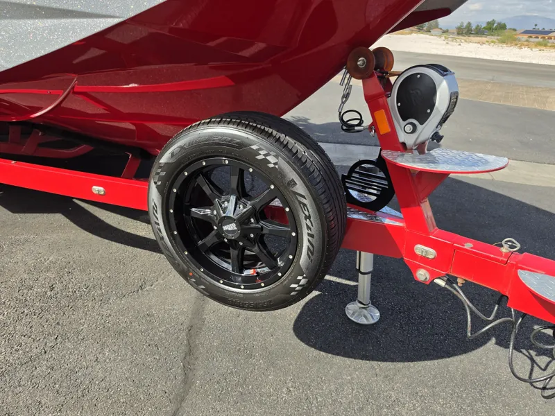 Slide: The Image of Malibu M235 2018 - 46
