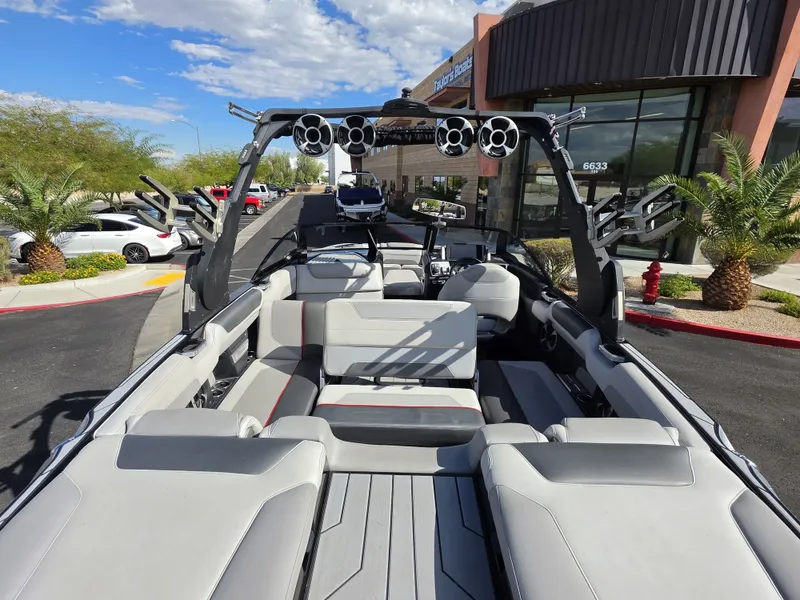 Slide: The Image of Malibu M235 2018 - 15