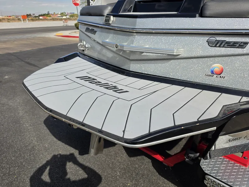 Slide: The Image of Malibu M235 2018 - 10