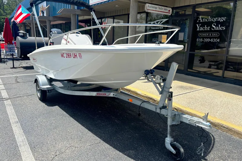 Slide: The Image of Boston Whaler 130 Super Sport 2019 - 2