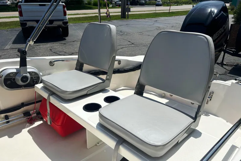 Slide: The Image of Boston Whaler 130 Super Sport 2019 - 7
