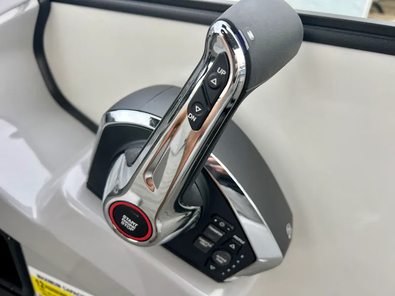 Slide: The Image of Harris Sunliner 230 2025 - 14