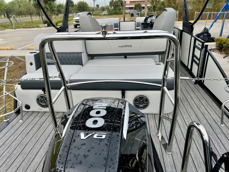 Slide: The Image of Harris Sunliner 230 2025 - 20