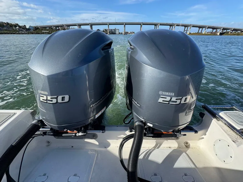 Slide: The Image of Tidewater 280 CC 2020 - 19