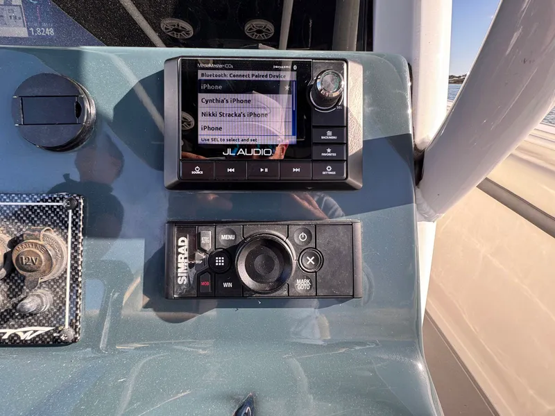 Slide: The Image of Tidewater 280 CC 2020 - 36