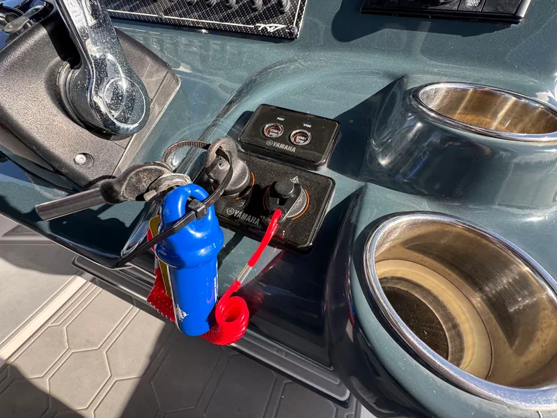 Slide: The Image of Tidewater 280 CC 2020 - 37