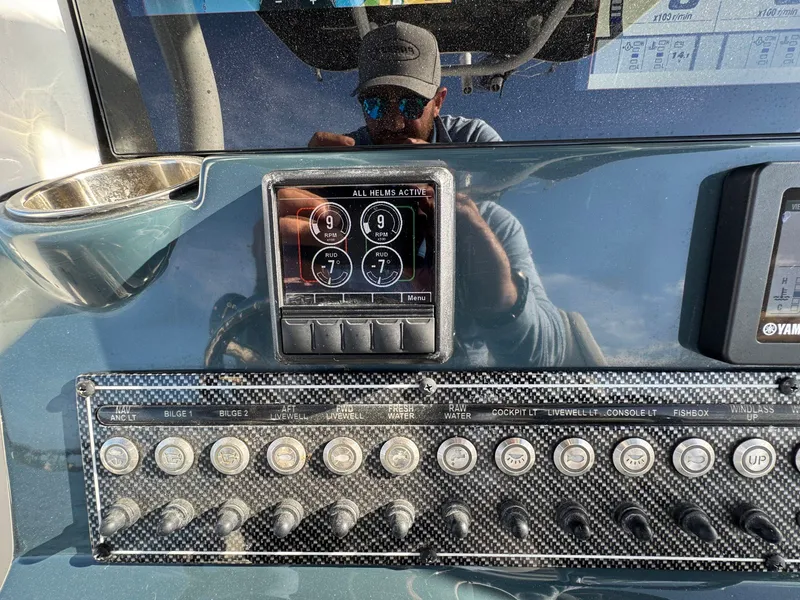 Slide: The Image of Tidewater 280 CC 2020 - 39