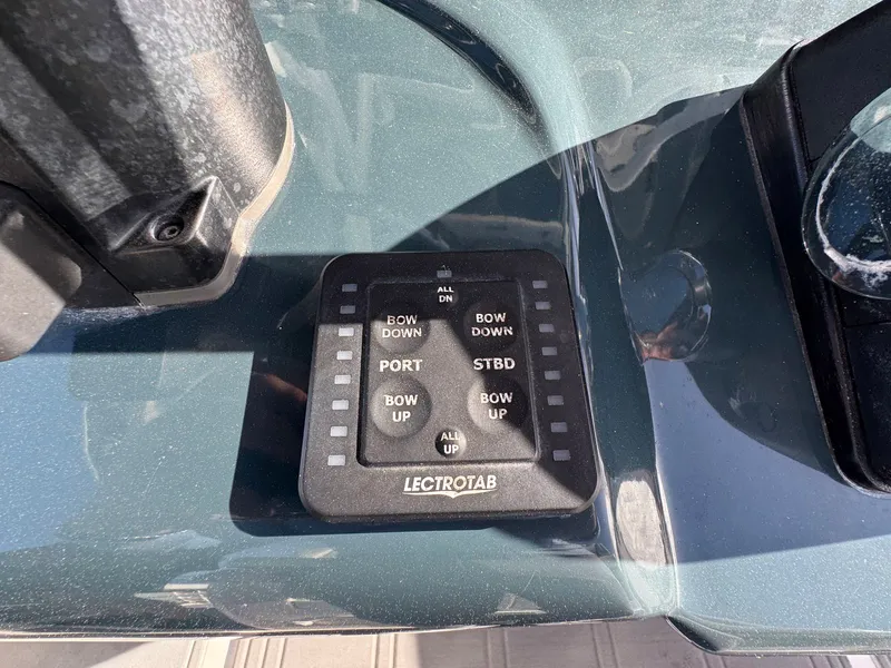 Slide: The Image of Tidewater 280 CC 2020 - 40