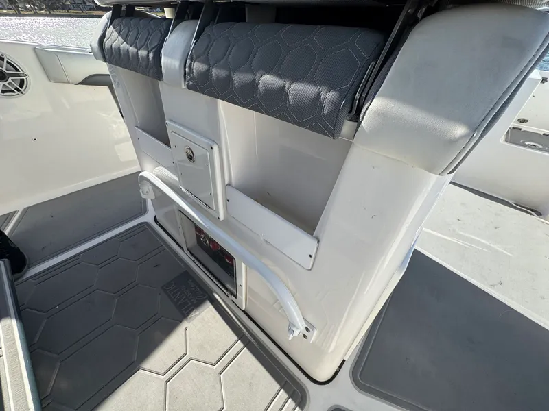 Slide: The Image of Tidewater 280 CC 2020 - 45