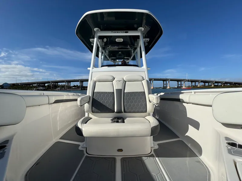 Slide: The Image of Tidewater 280 CC 2020 - 47