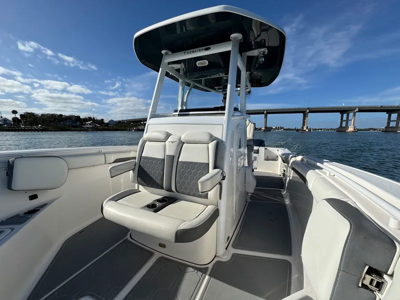 Slide: The Image of Tidewater 280 CC 2020 - 48