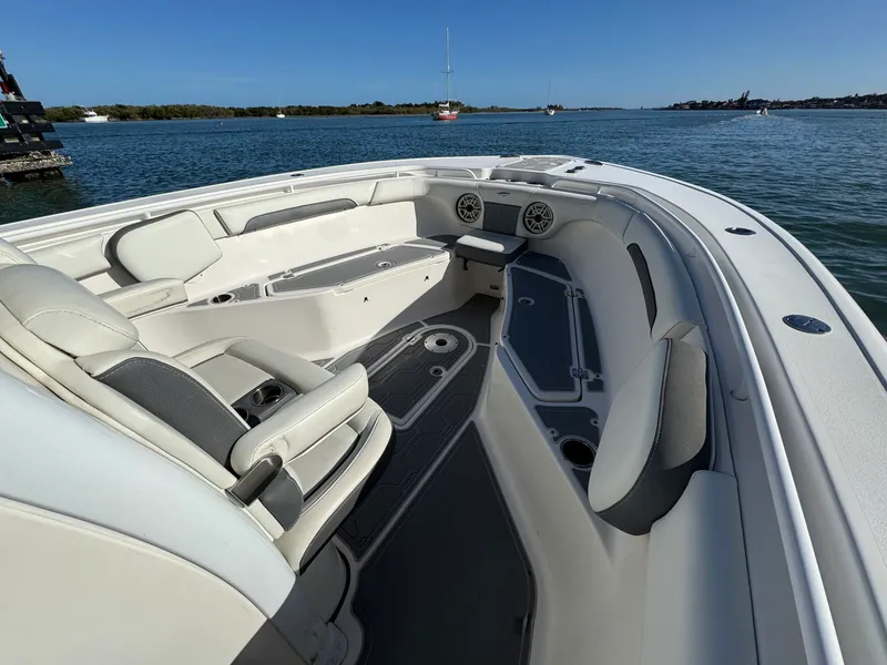 Slide: The Image of Tidewater 280 CC 2020 - 51