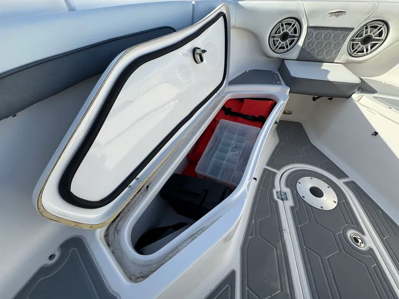 Slide: The Image of Tidewater 280 CC 2020 - 57