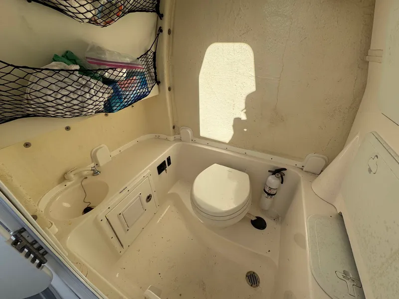 Slide: The Image of Tidewater 280 CC 2020 - 62