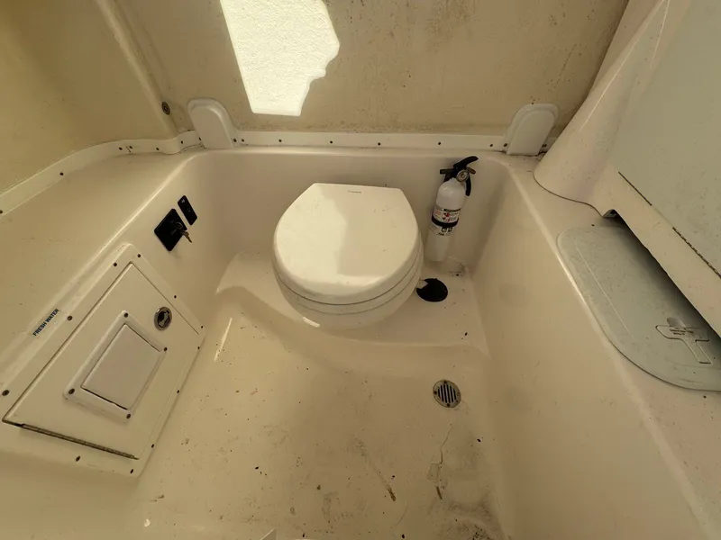 Slide: The Image of Tidewater 280 CC 2020 - 63