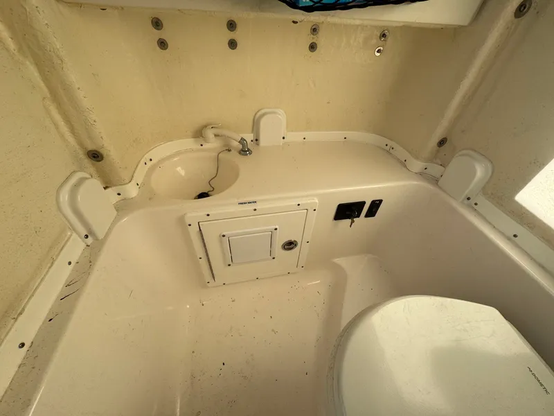 Slide: The Image of Tidewater 280 CC 2020 - 64